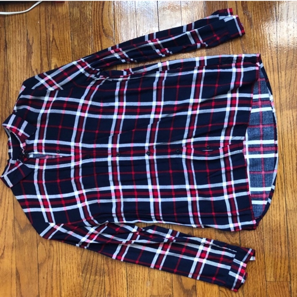 Button up - Picture 2 of 3